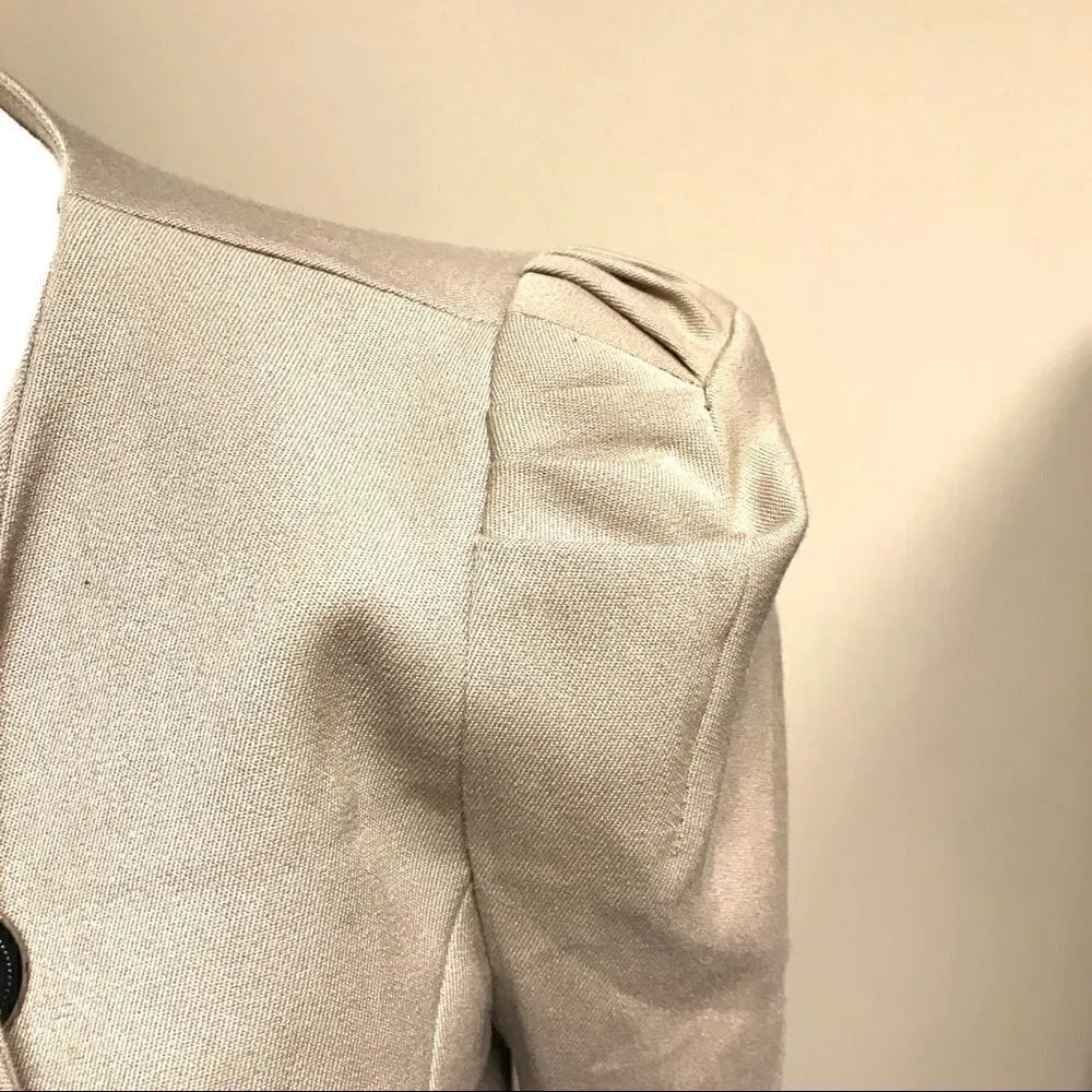 👠Poupine Tan blazer with folded lapel.  Size XS/S